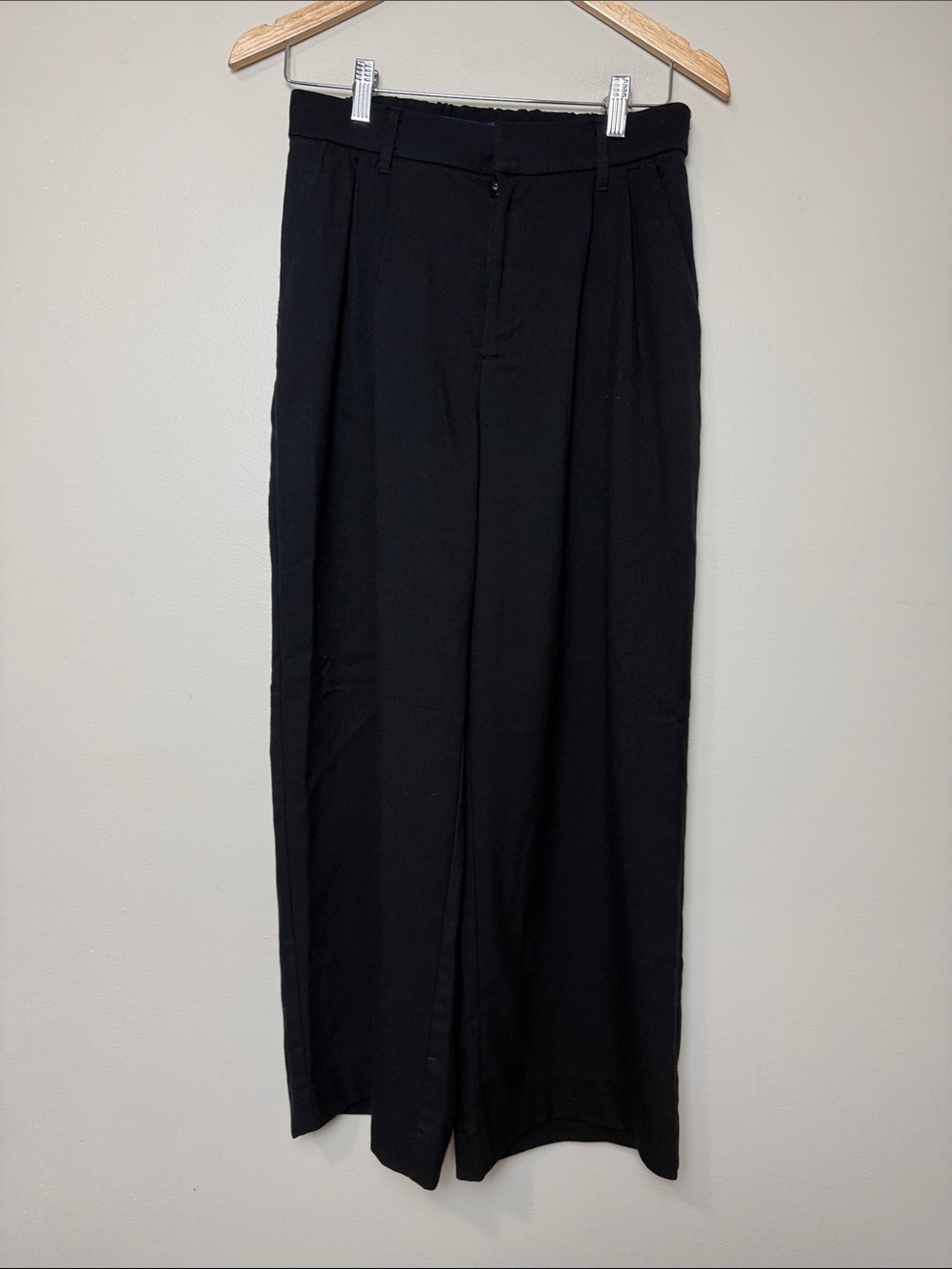 Hollister Ultra High Rise wide leg  Pants size M
